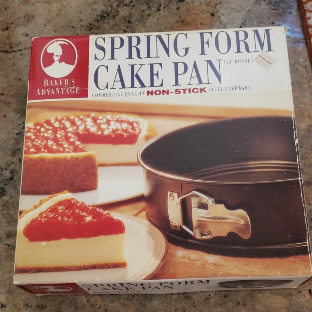 Spring form cake pan